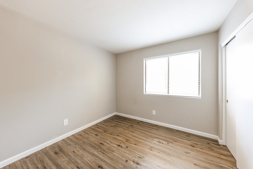 Building Photo - 8601 W Elm St