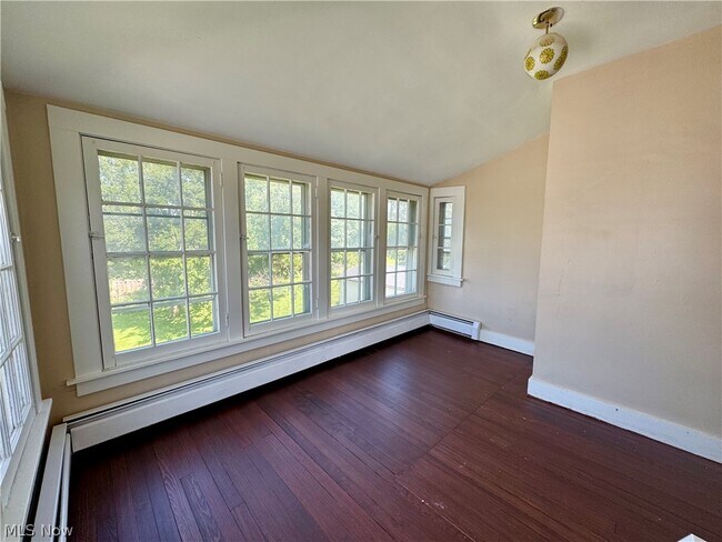 Building Photo - 1451 Craneing Rd