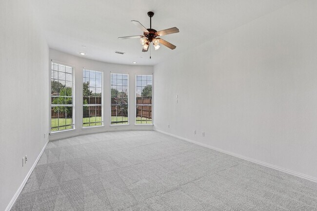 Building Photo - 11295 Apple Valley Dr