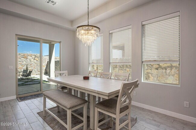 Building Photo - 3865 Jericho St