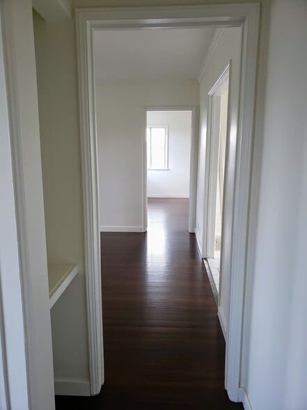 Building Photo - 4403 1/2 W Exposition Blvd