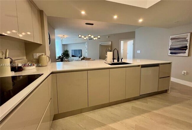 Building Photo - 16699 Collins Ave