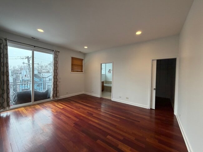 Building Photo - 1730 N Western Ave