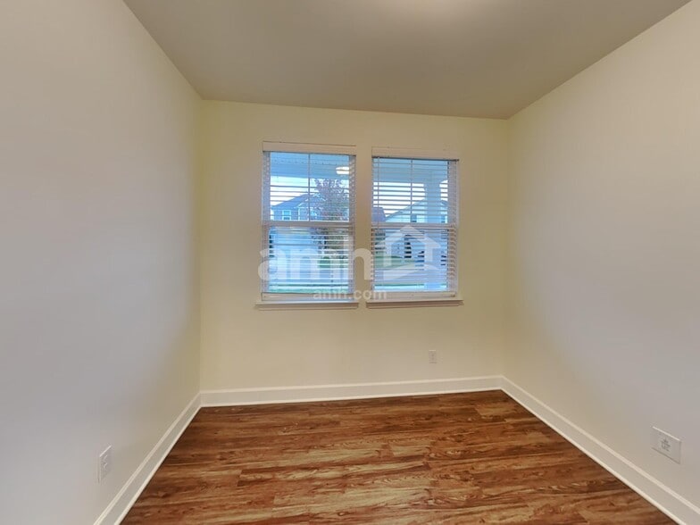 Building Photo - 4305 Spregan Way