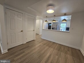 Building Photo - 8760 Stoneridge Dr