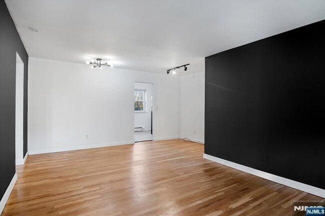 Building Photo - 53 Regency