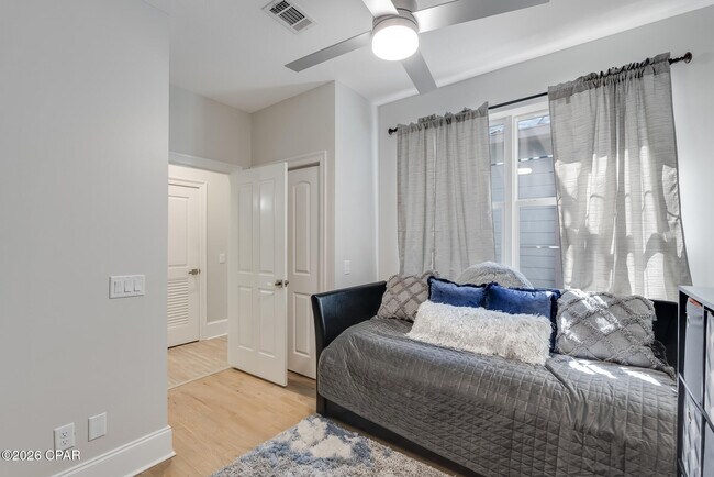 Building Photo - 3827 Mariner Dr