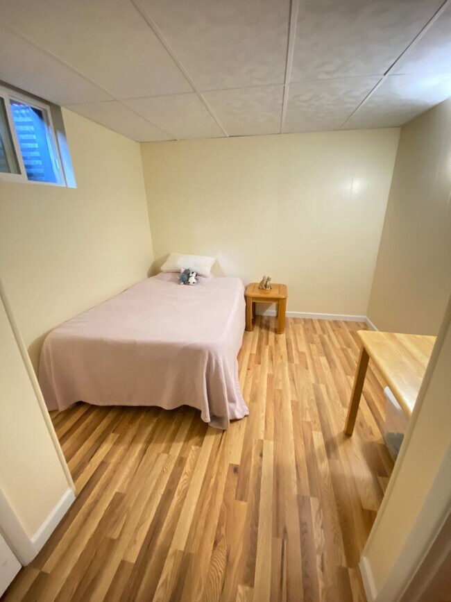 Building Photo - Bright & Lovely 3bd/2ba Townhouse in Mountain Shadows! AVAILABLE NOW