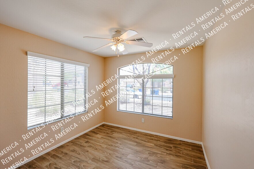 Building Photo - 12905 W Mandalay Ln