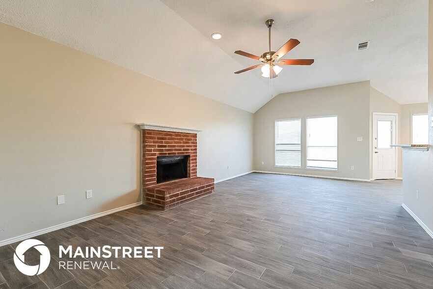 Building Photo - 1536 Montreal Ln