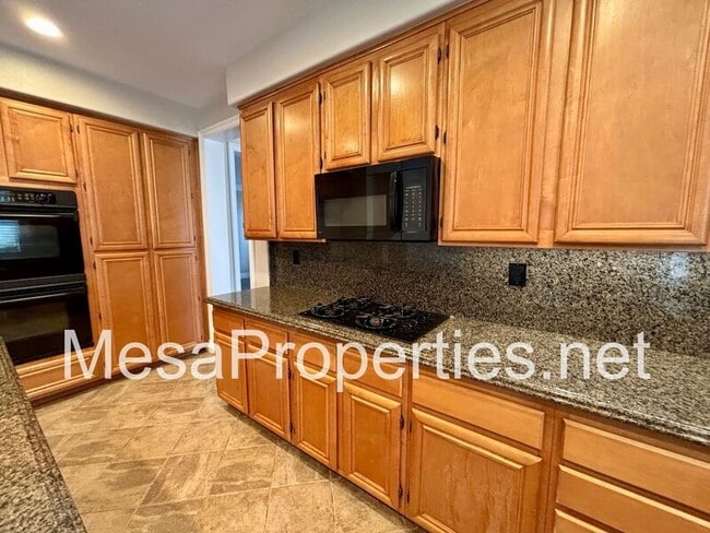 Building Photo - 15471 American Way