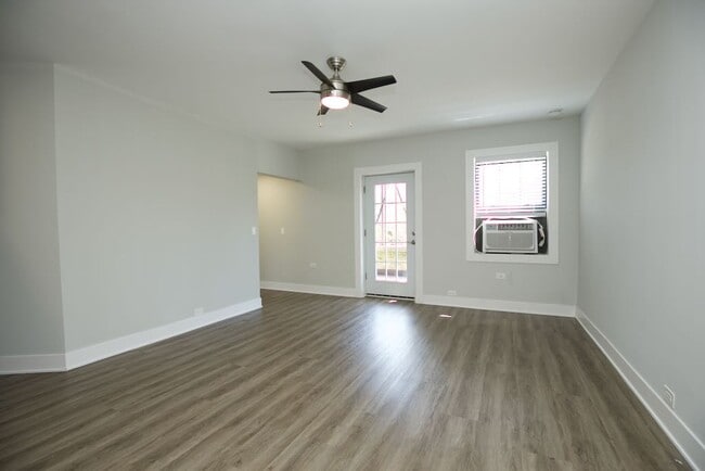 Building Photo - 735 Judson Ave