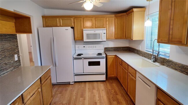 Building Photo - 5517 Maxine Dr