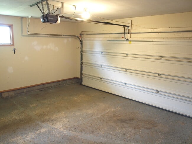 Building Photo - 5551 Thunderbird Cir NW