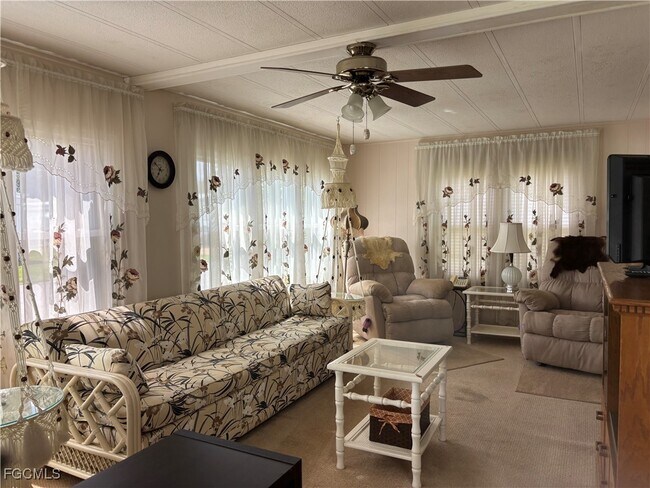 Building Photo - 775 Knotty Pine Cir