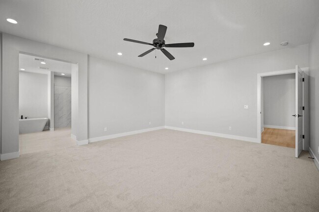 Building Photo - 362 Firerock Way