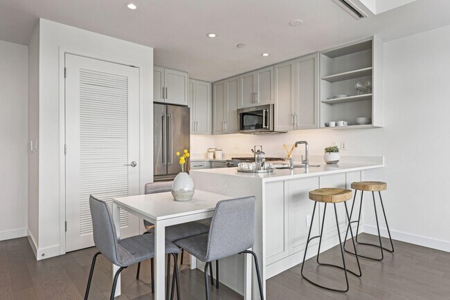 Building Photo - 800 Ave at Port Imperial Blvd