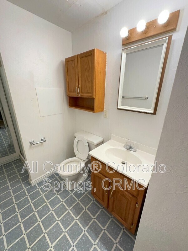 Building Photo - 218 W Rockrimmon Blvd