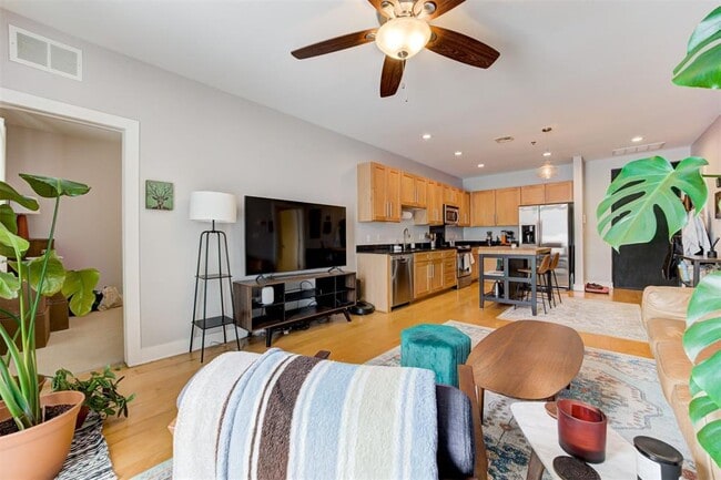 Building Photo - 444 N Central Ave