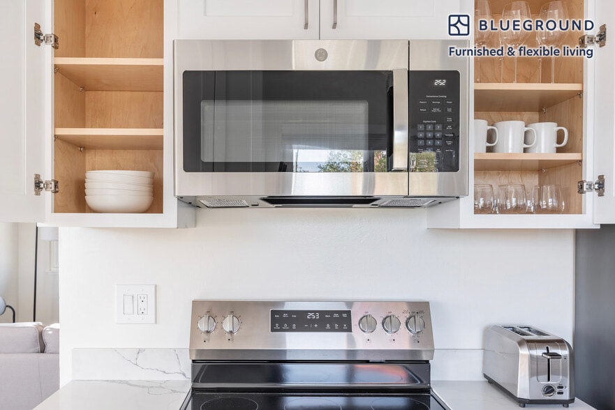 Building Photo - 15 S Broadway