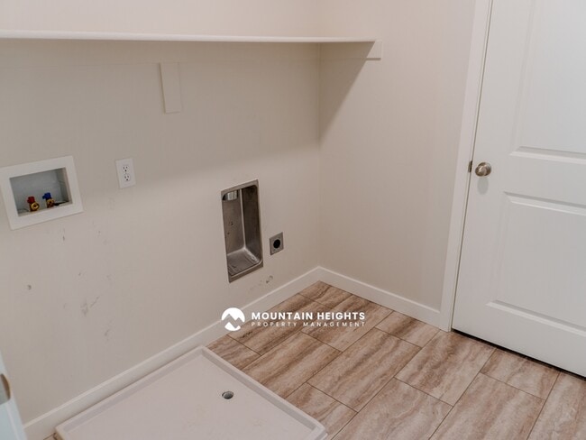 Building Photo - 11329 S Prosperity Rd