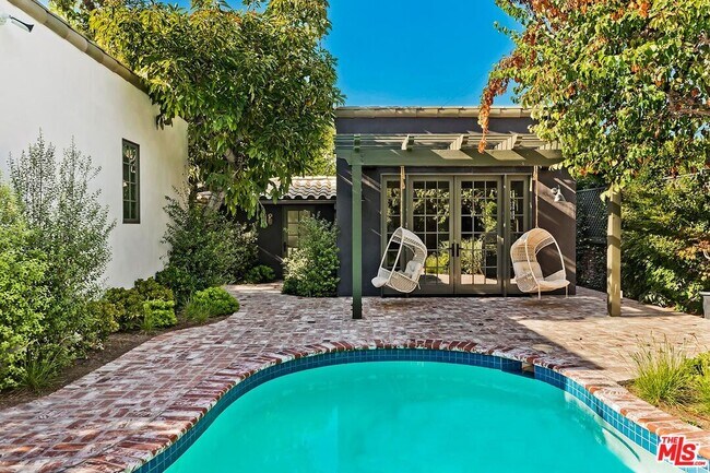 Building Photo - 4416 Arcola Ave