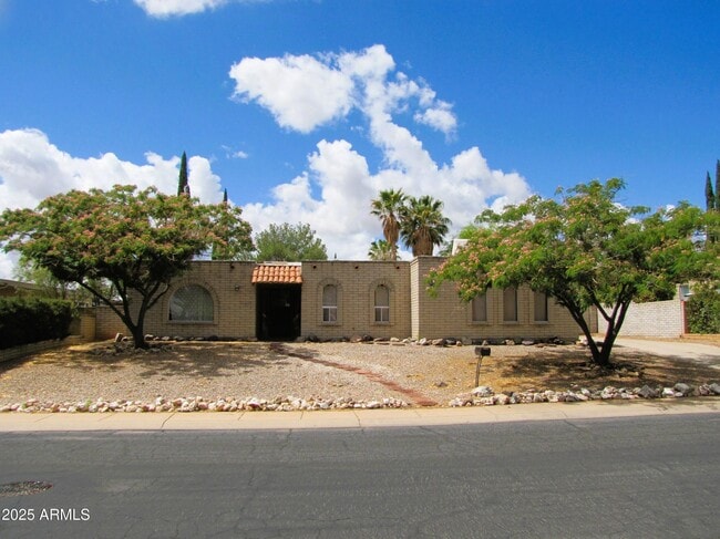 Building Photo - 632 Suffolk Dr