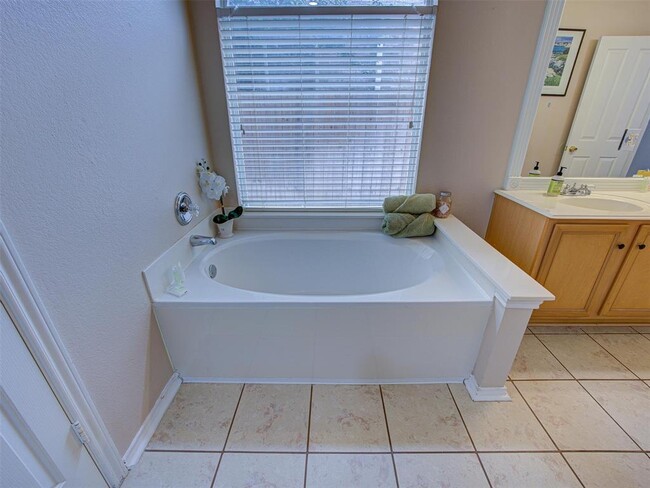 Building Photo - 2203 Kerr Trail