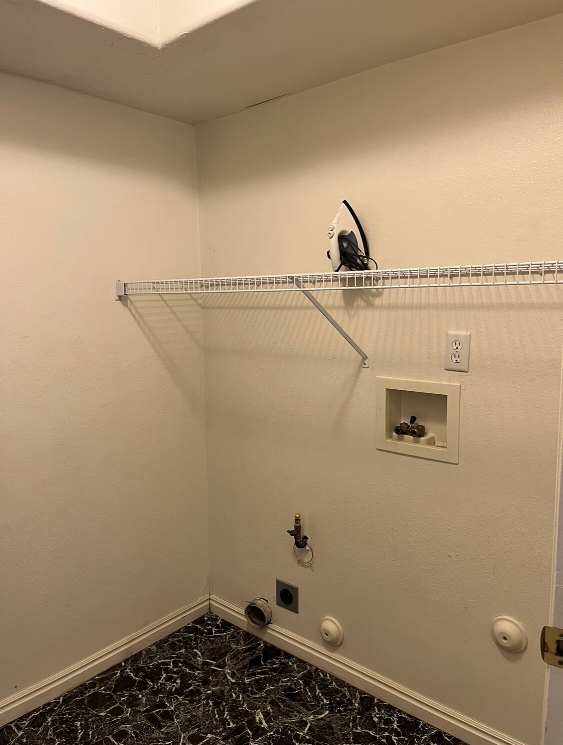 Building Photo - 250 E 170 N