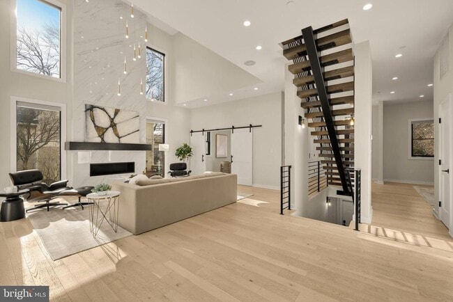 Building Photo - 4913 Sherier Pl NW