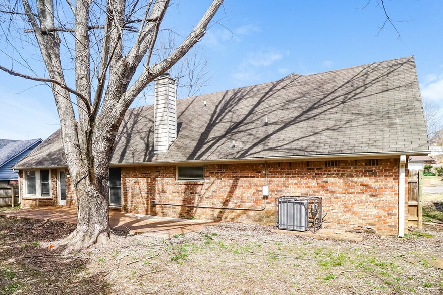 Building Photo - 8815 Chimneyrock Blvd.