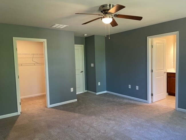 Building Photo - 314 Landing Dr