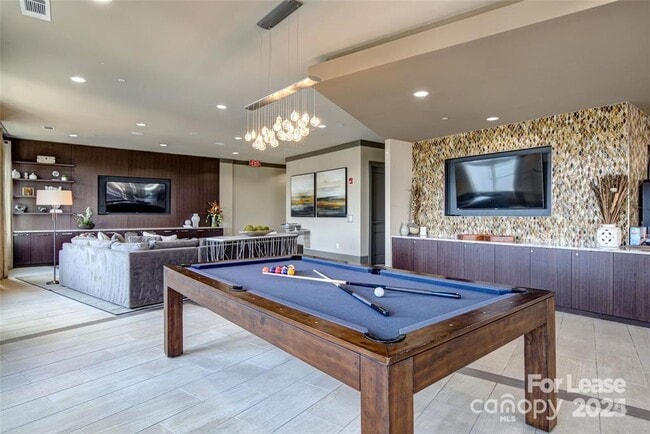 Building Photo - 905 Kenilworth Ave