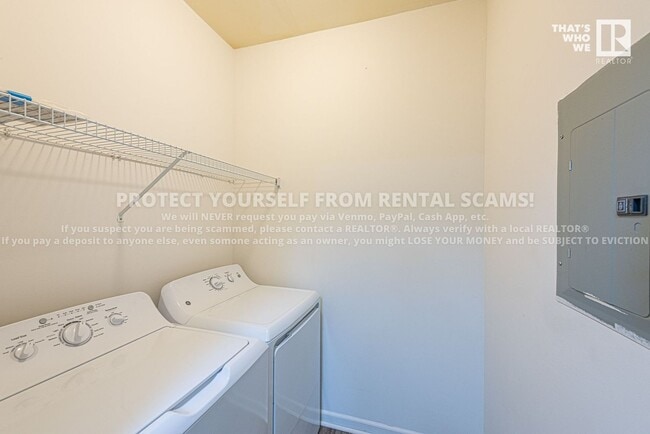 Building Photo - 4261 NE Meadowcreek Circle Unit#105, Fayet...