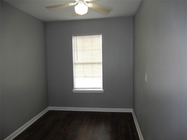 Building Photo - 6814 Donlen St