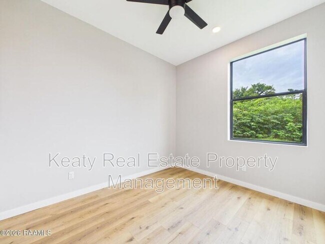 Building Photo - 1120S Washington Street - Unit 201