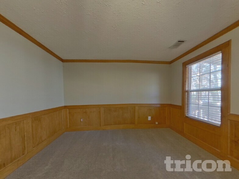 Building Photo - 3575 Wake Robin Way