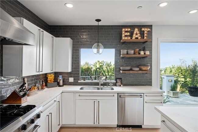 Building Photo - 3642 Alta Mesa Dr