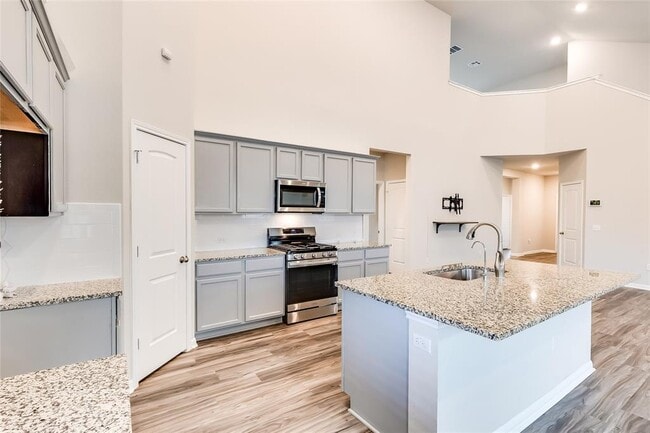 Building Photo - 312 Empress Tree Dr