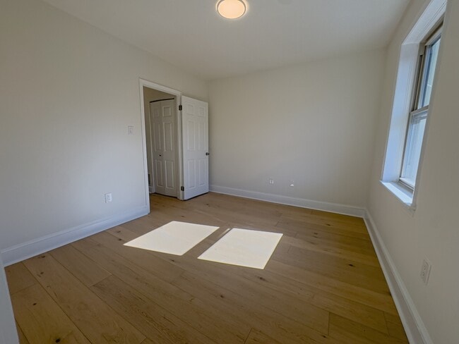 Building Photo - 1919 Mt Vernon St