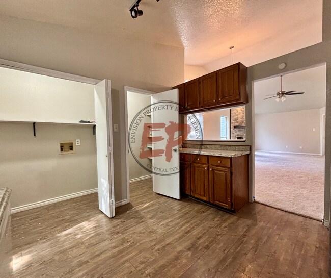 Building Photo - 1809 Ramada Dr
