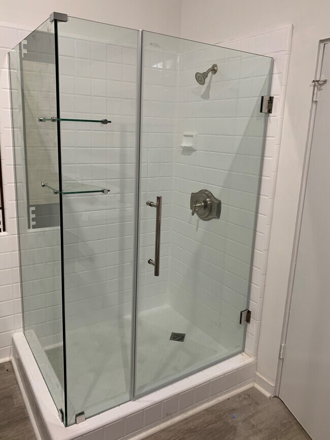 Master Bath - 3520 Pansy Dr