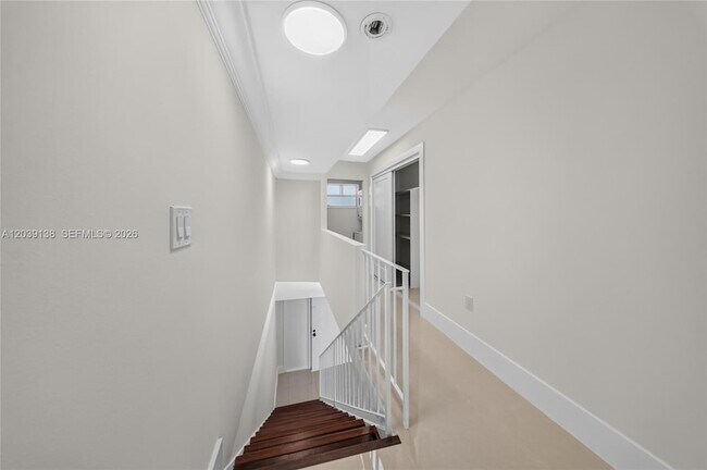Building Photo - 9351 Fontainebleau Blvd