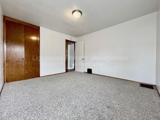 Building Photo - 1220 Ottillia St SE