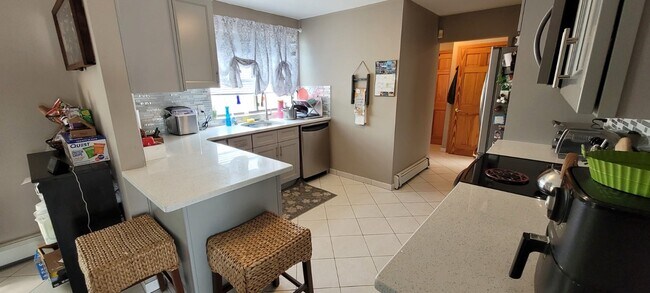 Building Photo - 6 Albergo Ct