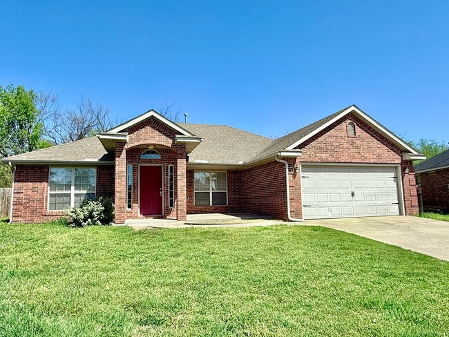 Primary Photo - Beautiful home located by Heart Hospital o...