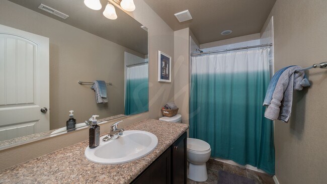 Building Photo - Immaculate 5 Bedroom Home in Wolf Ranch