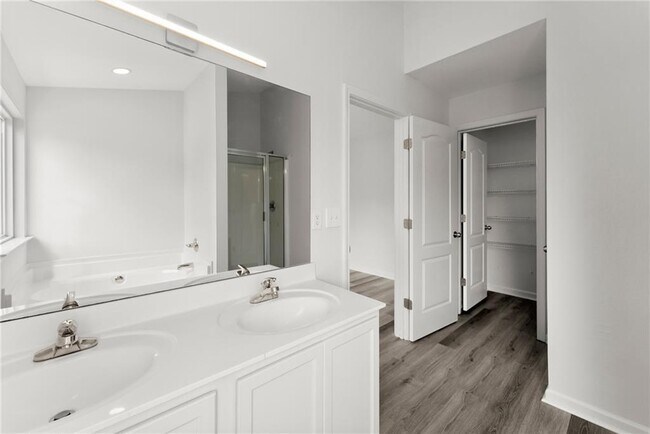 Building Photo - 124 Oakmont Dr