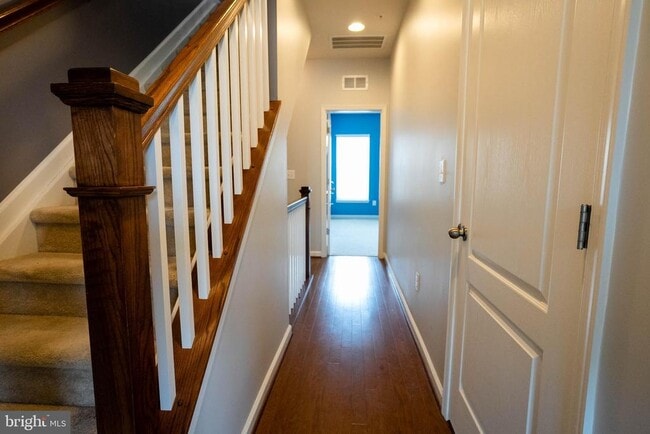 Building Photo - 815 Fair Winds Way