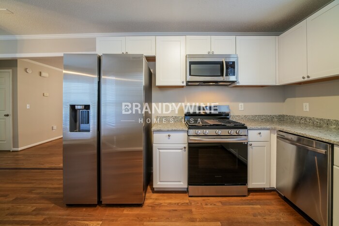 Building Photo - 62 Colony Dr